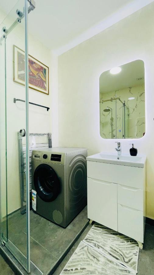 2Br Tashkent City Fountain View Екстериор снимка
